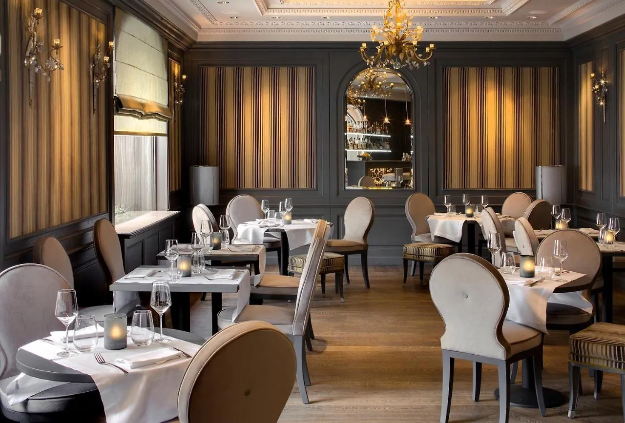 Hotel Chateau Frontenac Paris 4*,