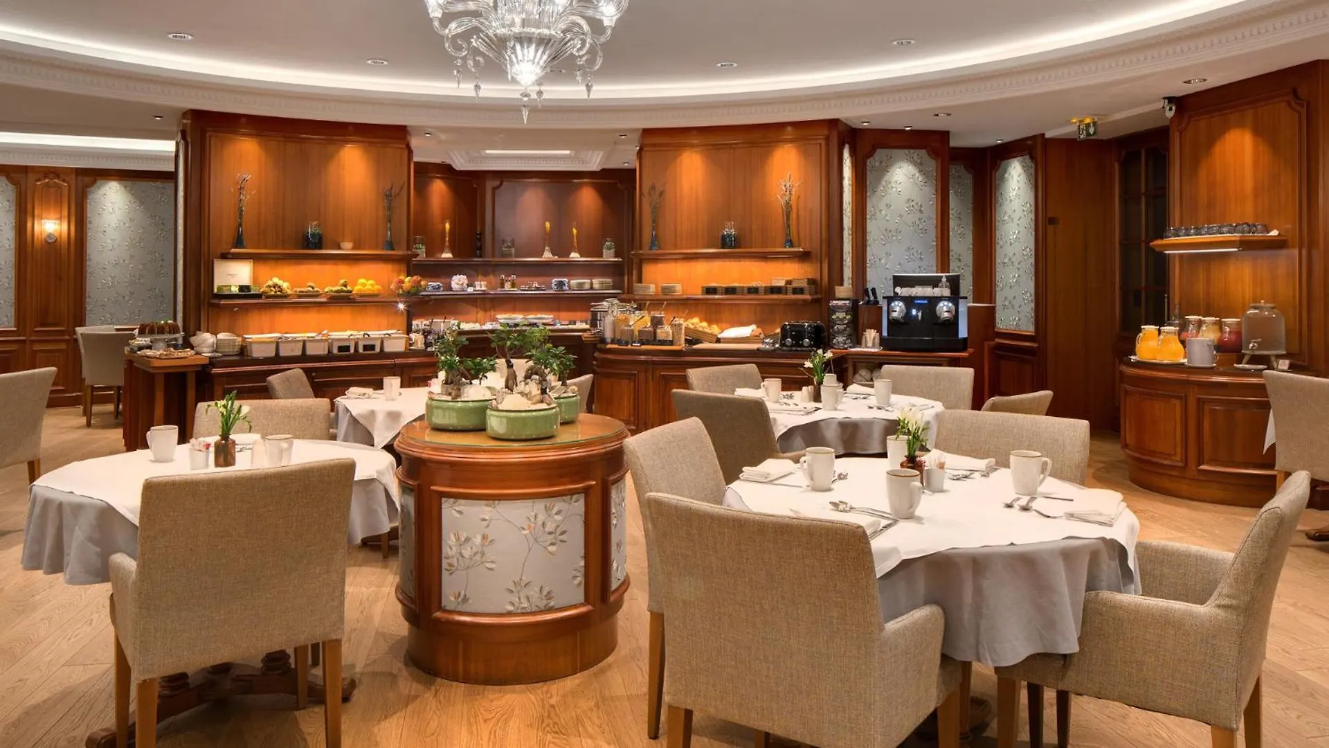 ****  Hotel Chateau Frontenac Paris Fransa